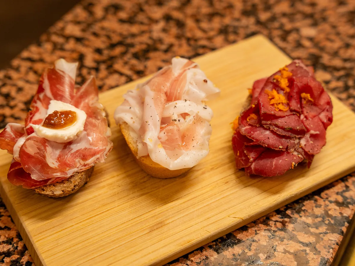 Selezione di spunciotti con salumi artigianali